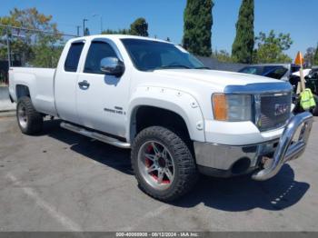  Salvage GMC Sierra 2500