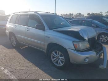  Salvage Toyota Highlander