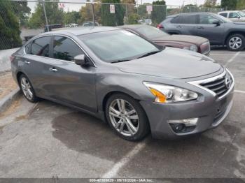  Salvage Nissan Altima