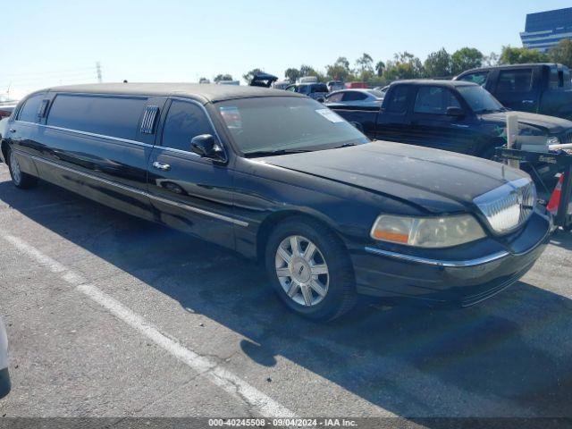  Salvage Lincoln Towncar