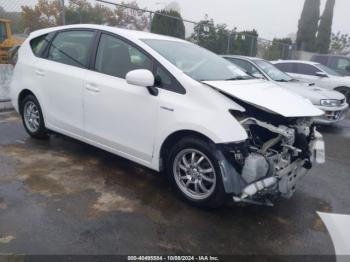  Salvage Toyota Prius v