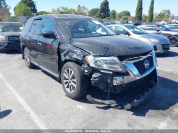  Salvage Nissan Pathfinder