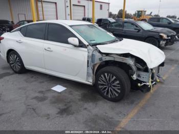  Salvage Nissan Altima