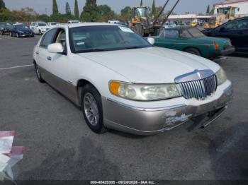  Salvage Lincoln Towncar