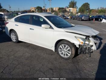  Salvage Nissan Altima