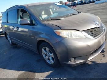  Salvage Toyota Sienna