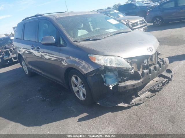  Salvage Toyota Sienna