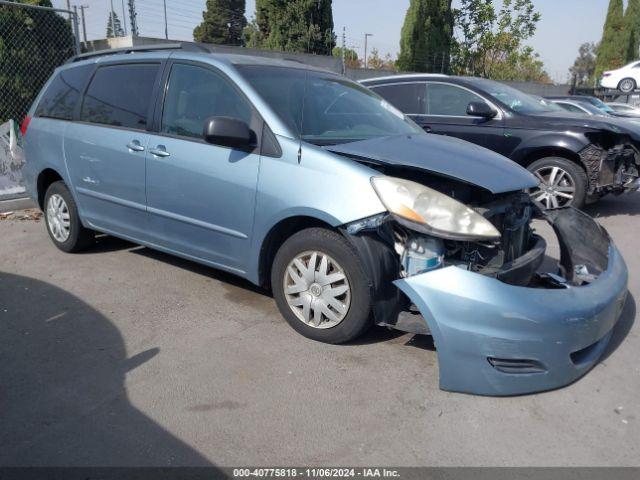  Salvage Toyota Sienna