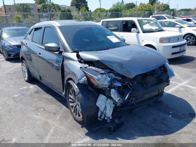  Salvage Nissan Kicks