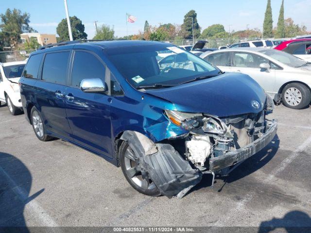  Salvage Toyota Sienna