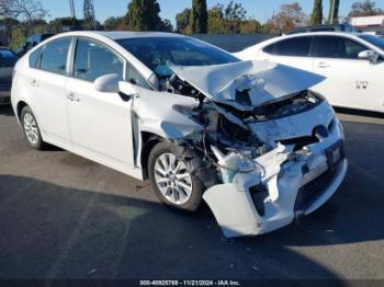  Salvage Toyota Prius