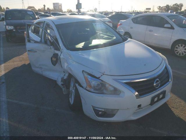  Salvage Nissan Altima