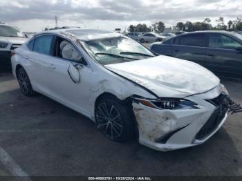  Salvage Lexus Es