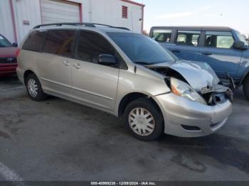  Salvage Toyota Sienna