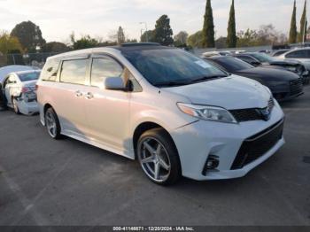  Salvage Toyota Sienna