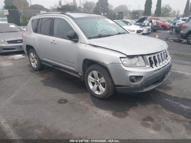  Salvage Jeep Compass