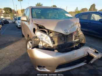  Salvage Toyota Sienna