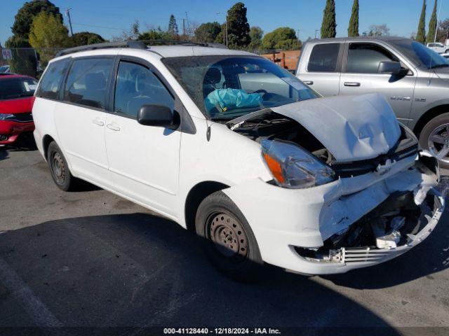  Salvage Toyota Sienna