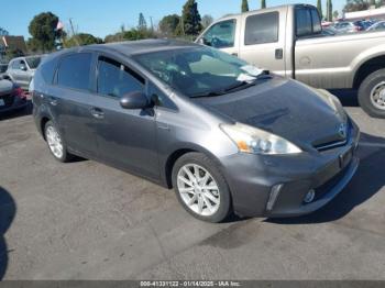  Salvage Toyota Prius v