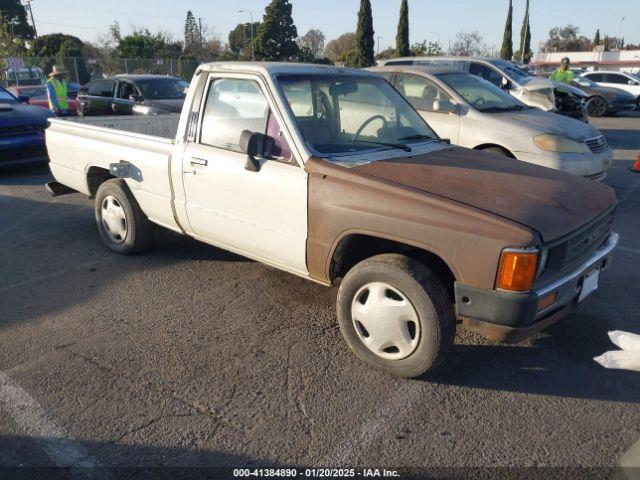  Salvage Toyota Pickup