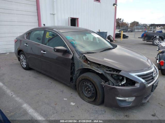  Salvage Nissan Altima