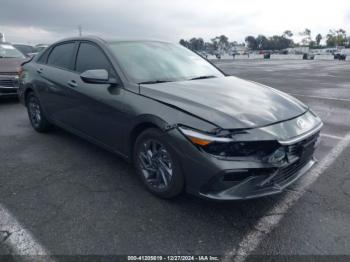  Salvage Hyundai ELANTRA