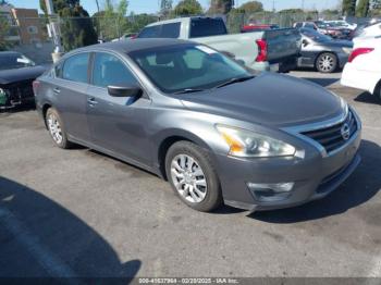  Salvage Nissan Altima