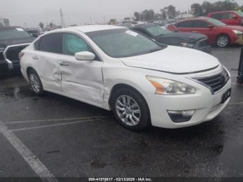  Salvage Nissan Altima