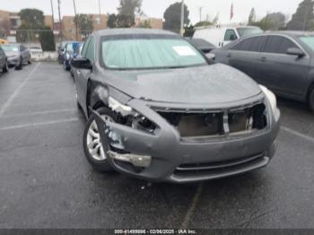  Salvage Nissan Altima