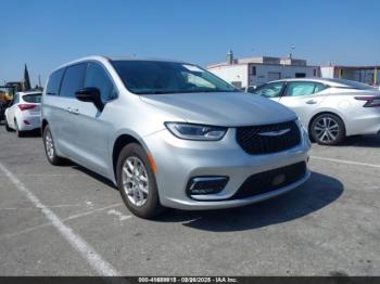  Salvage Chrysler Pacifica