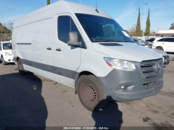  Salvage Mercedes-Benz Sprinter 2500