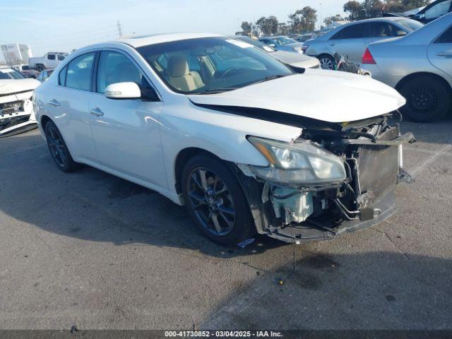  Salvage Nissan Maxima