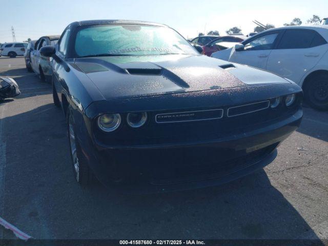  Salvage Dodge Challenger