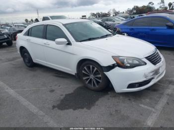  Salvage Chrysler 200
