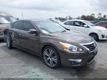  Salvage Nissan Altima