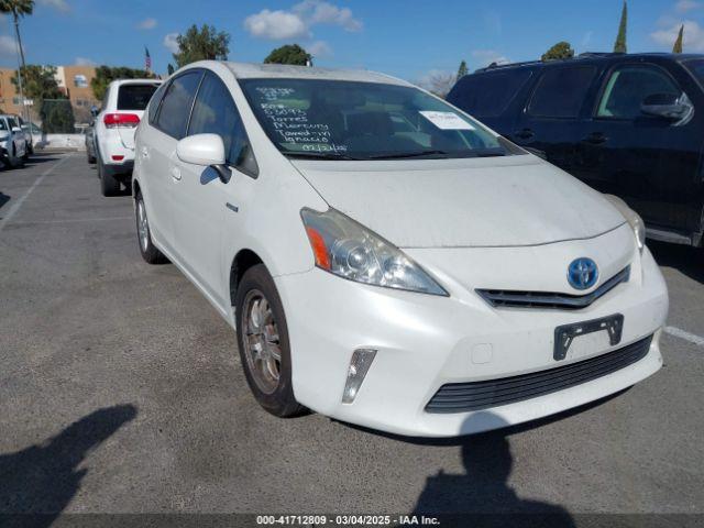  Salvage Toyota Prius v