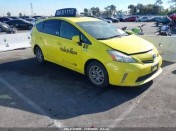  Salvage Toyota Prius v