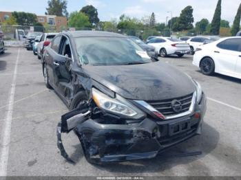  Salvage Nissan Altima