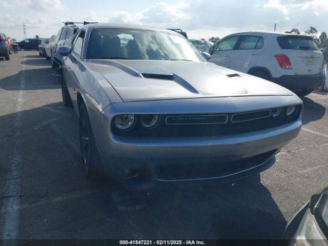  Salvage Dodge Challenger