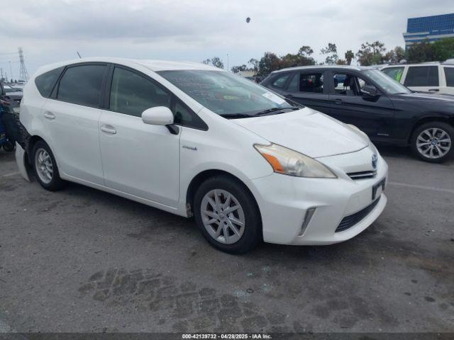  Salvage Toyota Prius v