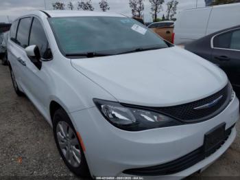  Salvage Chrysler Pacifica