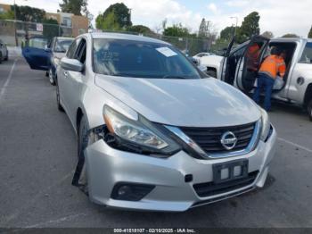  Salvage Nissan Altima