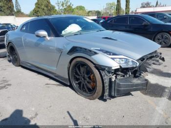 Salvage Nissan GT-R