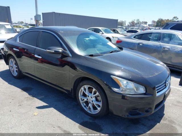  Salvage Nissan Maxima