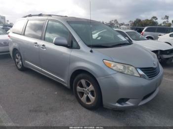  Salvage Toyota Sienna