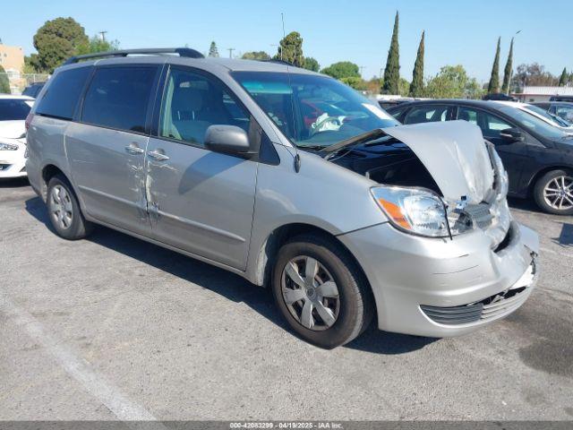  Salvage Toyota Sienna