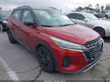  Salvage Nissan Kicks