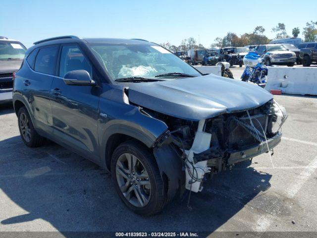  Salvage Kia Seltos