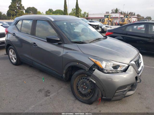  Salvage Nissan Kicks