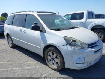  Salvage Toyota Sienna